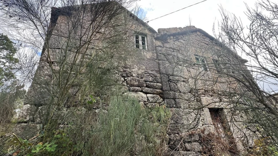 Moradia T2 para Venda em Castro Laboreiro e Lamas de Mouro Foto 6