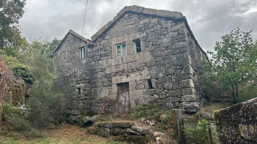 Moradia T2 para Venda em Castro Laboreiro e Lamas de Mouro Foto 2