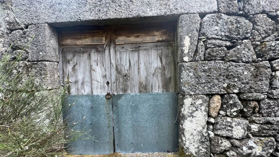 Moradia T2 para Venda em Castro Laboreiro e Lamas de Mouro Foto 9
