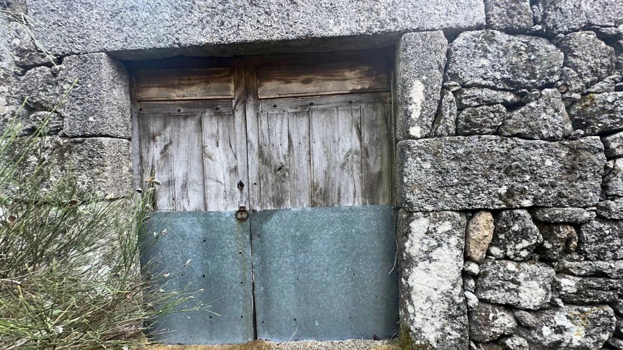 Moradia T2 para Venda em Castro Laboreiro e Lamas de Mouro Foto 9