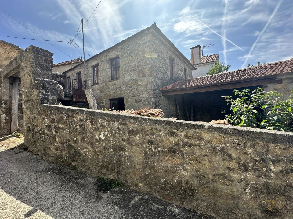 Moradia T3 para Venda em Chaviães e Paços Foto 1