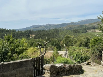 Moradia T3 para Venda em Chaviães e Paços