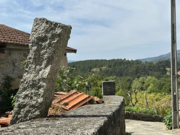 Moradia T3 para Venda em Chaviães e Paços