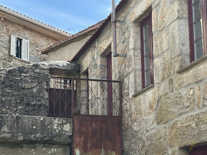 Moradia T3 para Venda em Chaviães e Paços Foto 4