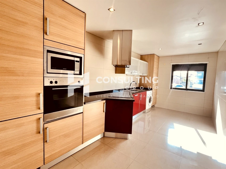 Apartamento T2 para Venda em Fernao Ferro Foto 1