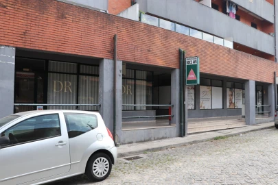 Loja para Venda em Delães