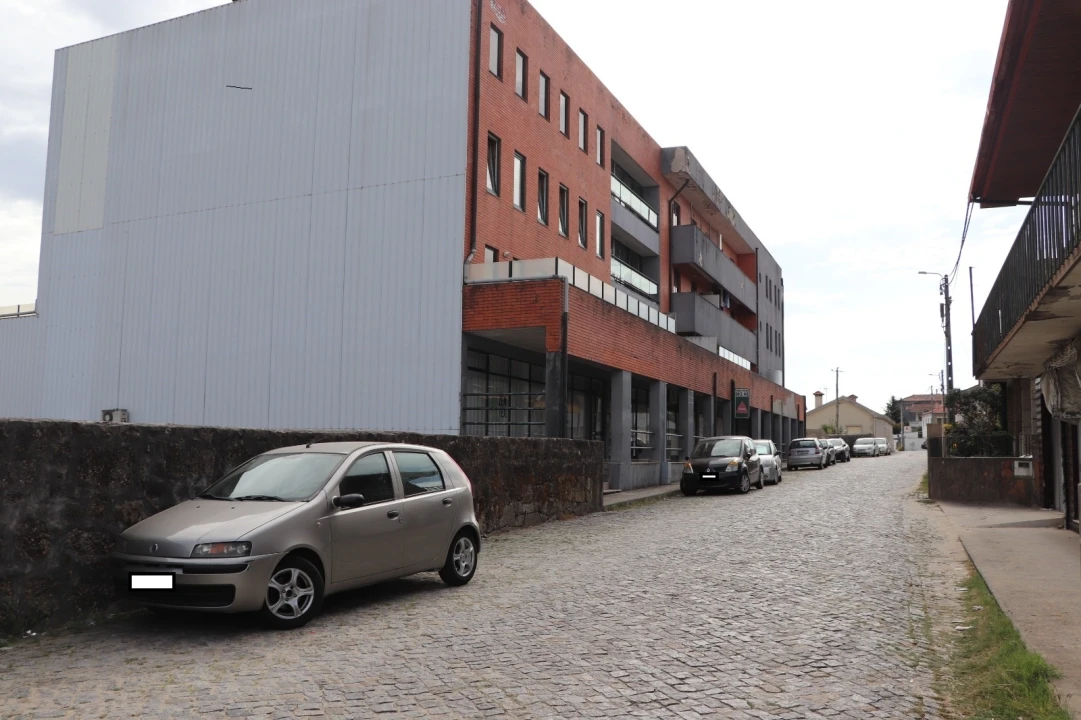 Loja para Venda em Delães Foto 2