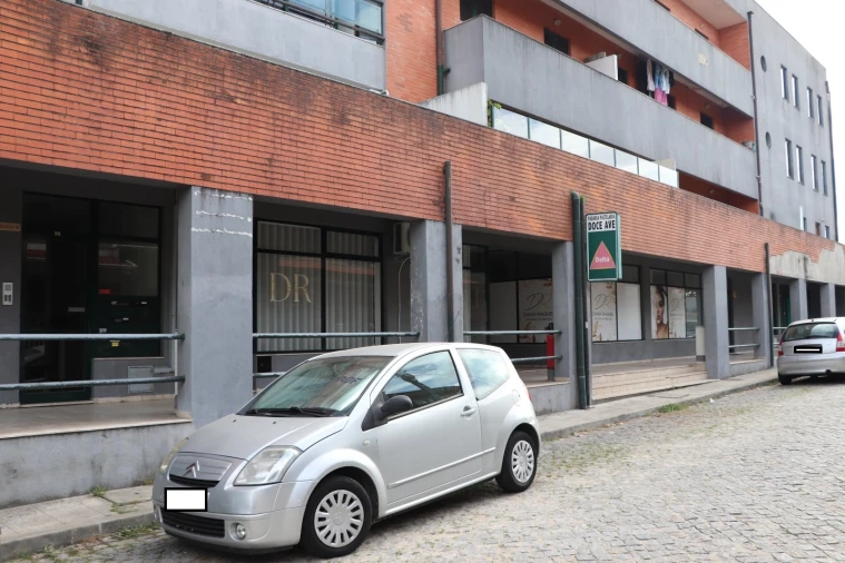 Loja para Venda em Delães Foto 3