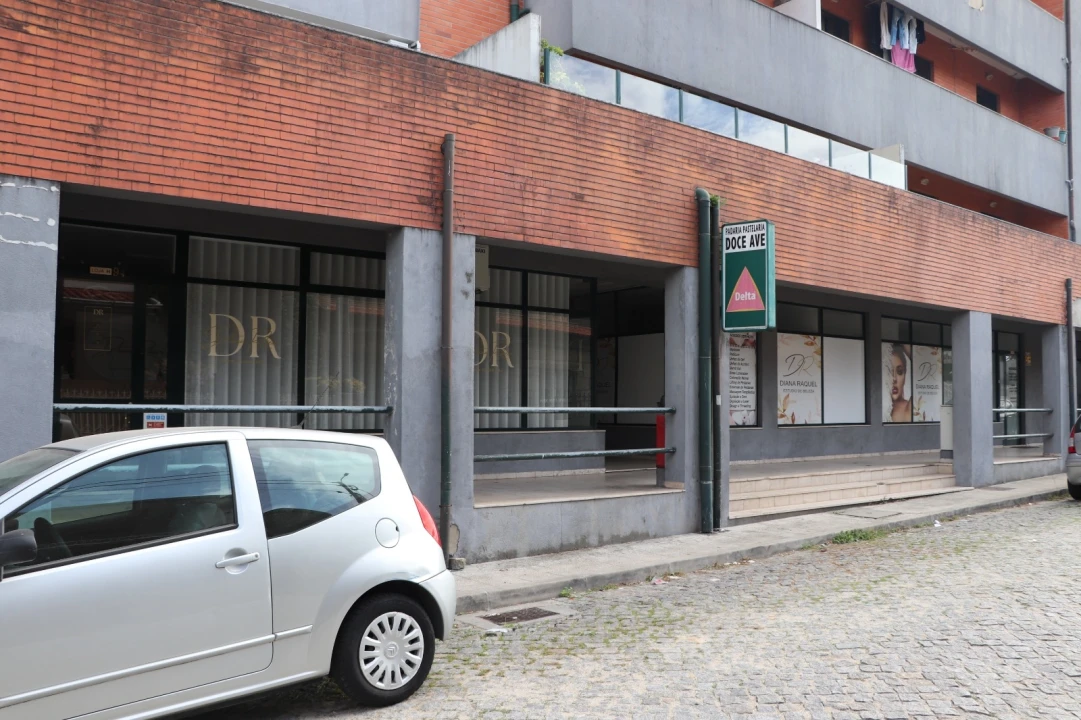 Loja para Venda em Delães Foto 6