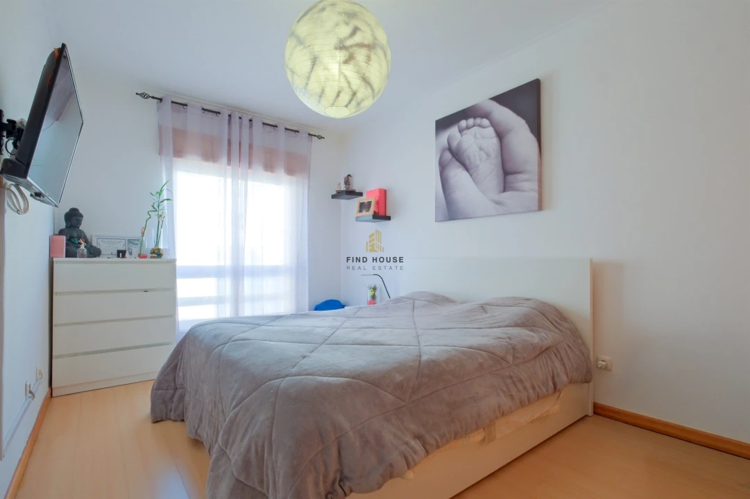 Apartamento T2 para Venda em Rio de Mouro Foto 18