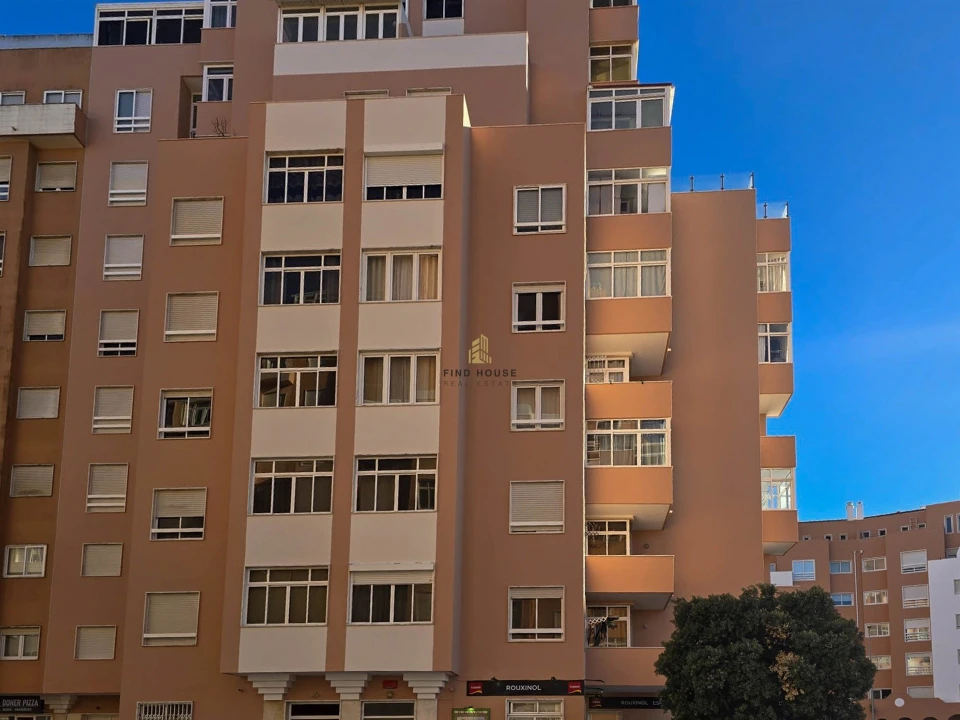 Apartamento T2 para Venda em Rio de Mouro Foto 22