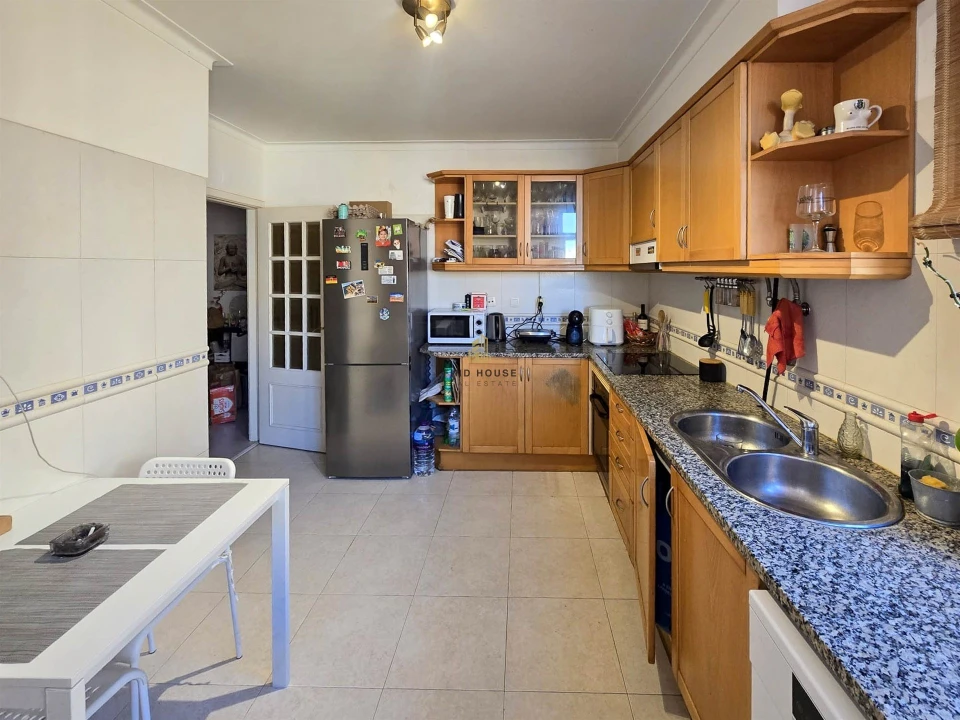 Apartamento T2 para Venda em Rio de Mouro Foto 12