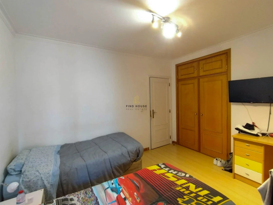 Apartamento T2 para Venda em Rio de Mouro Foto 19