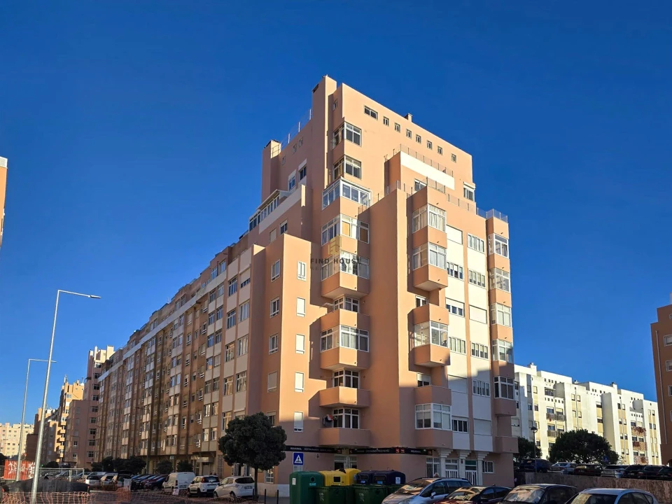 Apartamento T2 para Venda em Rio de Mouro Foto 21
