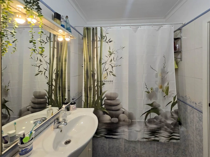Apartamento T2 para Venda em Rio de Mouro Foto 11