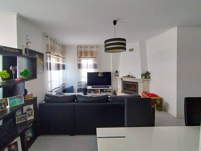 Apartamento T2 para Venda em Rio de Mouro Foto 8
