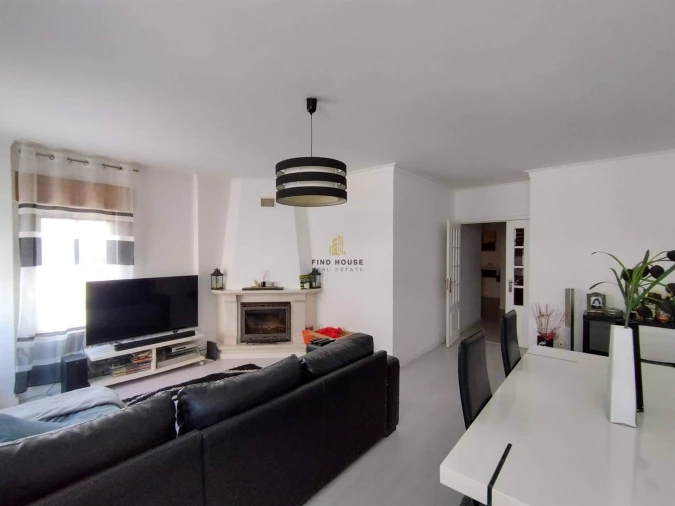 Apartamento T2 para Venda em Rio de Mouro Foto 6
