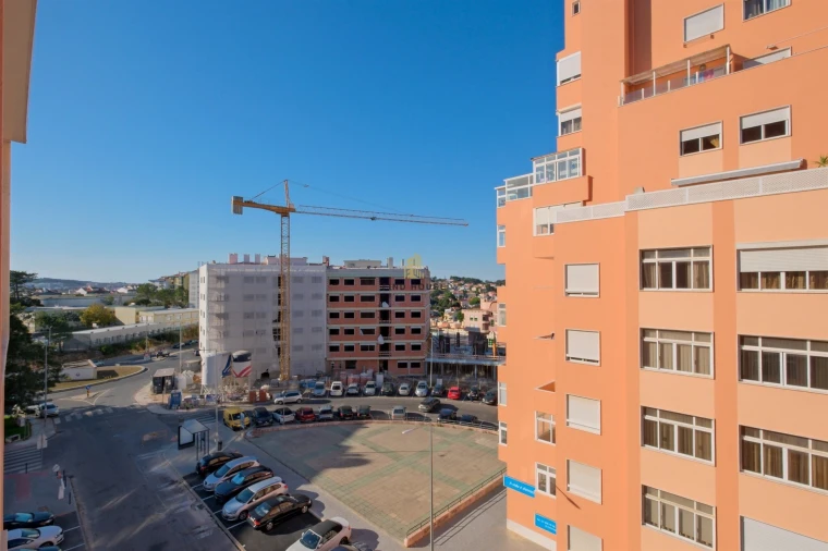 Apartamento T2 para Venda em Rio de Mouro Foto 26