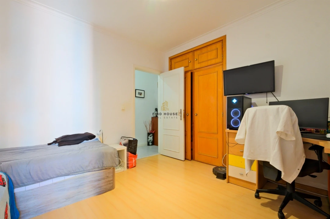 Apartamento T2 para Venda em Rio de Mouro Foto 15