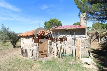 Quinta T0 para Venda em Nespereira