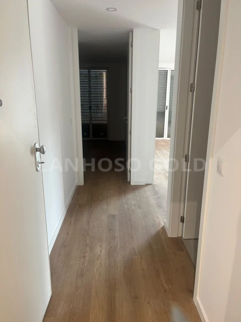 Apartamento T2 para Venda em Real, Dume e Semelhe