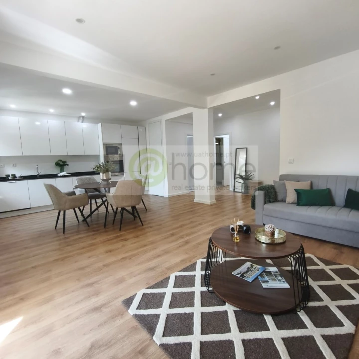 Apartamento T3 para Venda em Benfica Foto 1