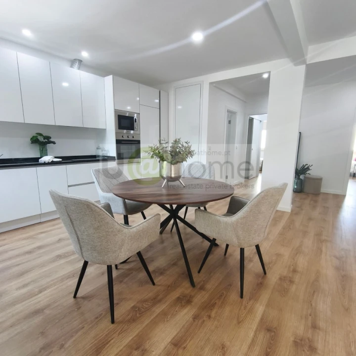 Apartamento T3 para Venda em Benfica Foto 4