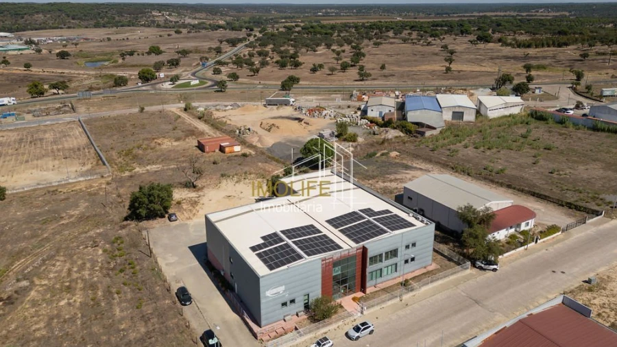 Armazém para Venda em Mora