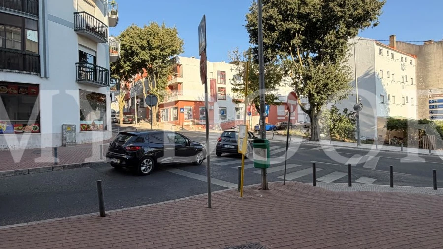 Loja para Venda em Encosta do Sol