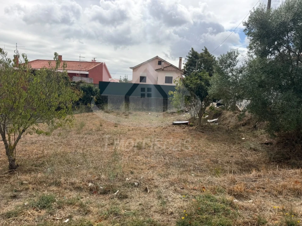 Terreno para Venda em Santa Iria de Azoia, São João da Talha e Bobadela Foto 1
