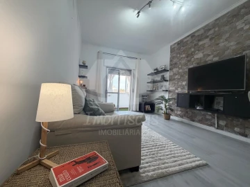 Apartamento T2 para Venda em Alhandra, São João dos Montes e Calhandriz