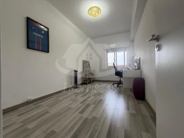 Apartamento T2 para Venda em Alhandra, São João dos Montes e Calhandriz