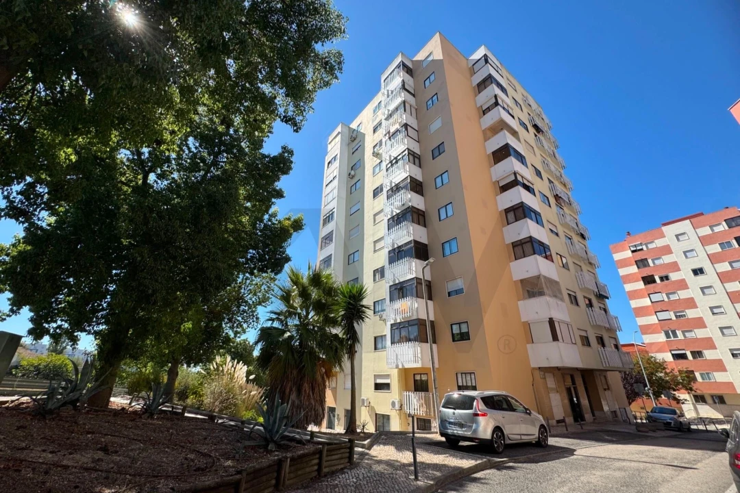 Apartamento T1 para Venda em Venteira Foto 15