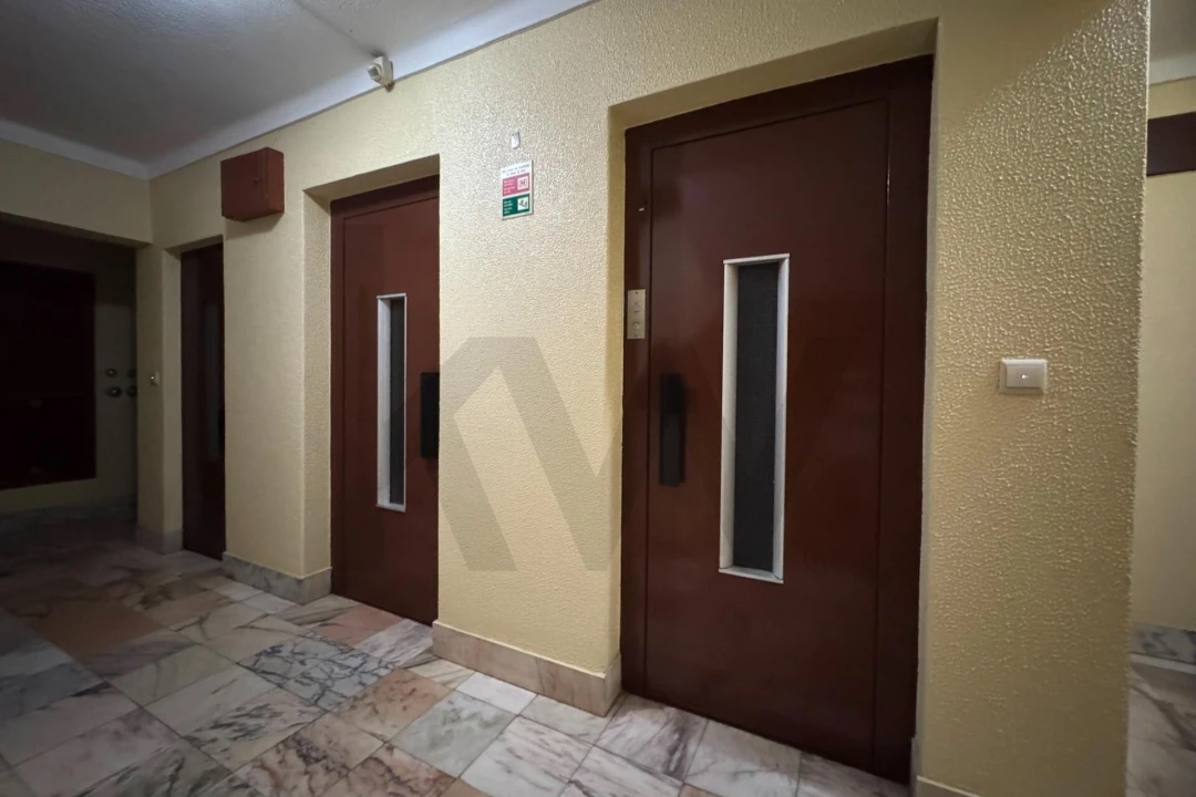 Apartamento T1 para Venda em Venteira Foto 19
