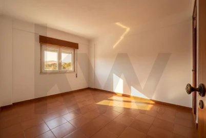Apartamento T1 para Venda em Venteira