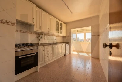 Apartamento T1 para Venda em Venteira