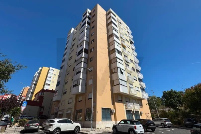 Apartamento T1 para Venda em Venteira