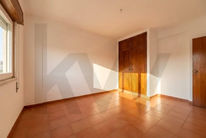 Apartamento T1 para Venda em Venteira