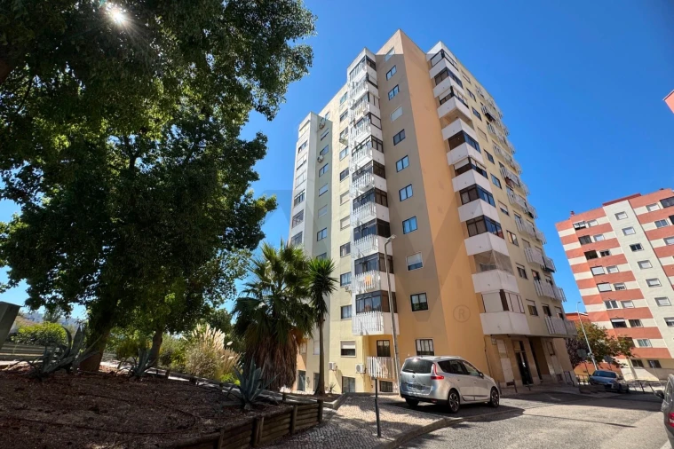 Apartamento T1 para Venda em Venteira Foto 15