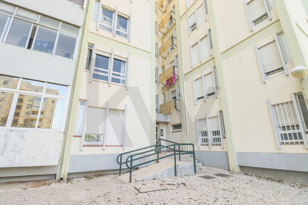Apartamento T4 para Arrendamento em Olivais Foto 22