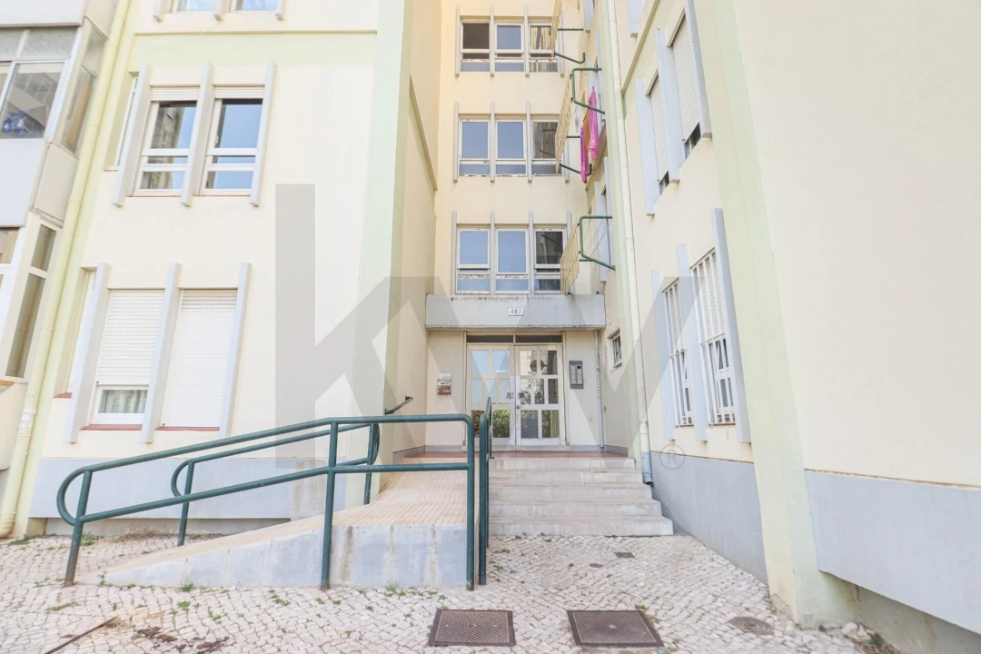 Apartamento T4 para Arrendamento em Olivais Foto 21