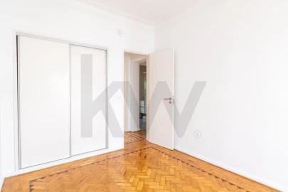 Apartamento T2 para Arrendamento em Campo de Ourique