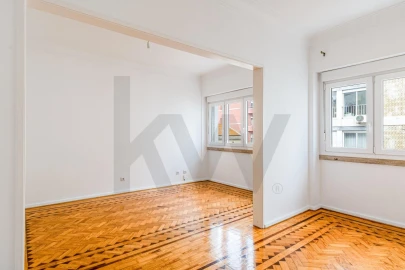 Apartamento T2 para Arrendamento em Campo de Ourique