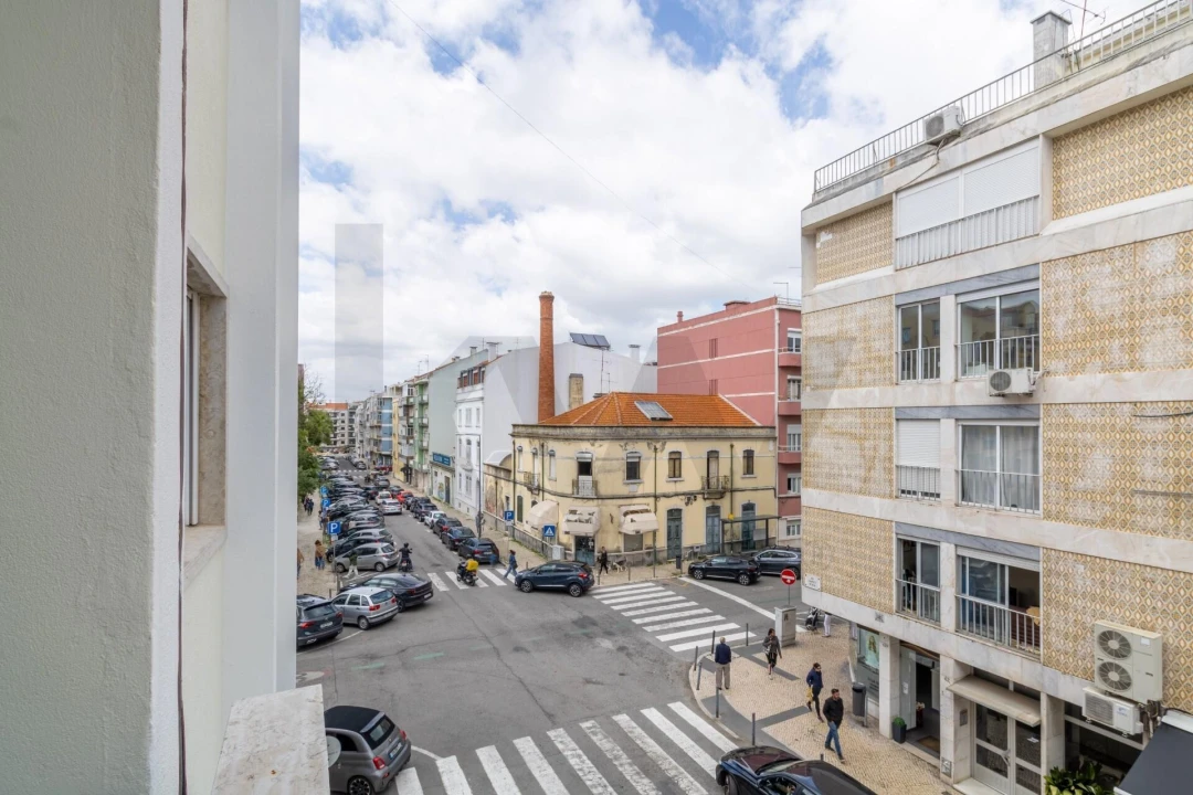 Apartamento T2 para Arrendamento em Campo de Ourique Foto 4