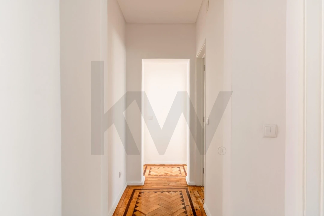 Apartamento T2 para Arrendamento em Campo de Ourique Foto 10