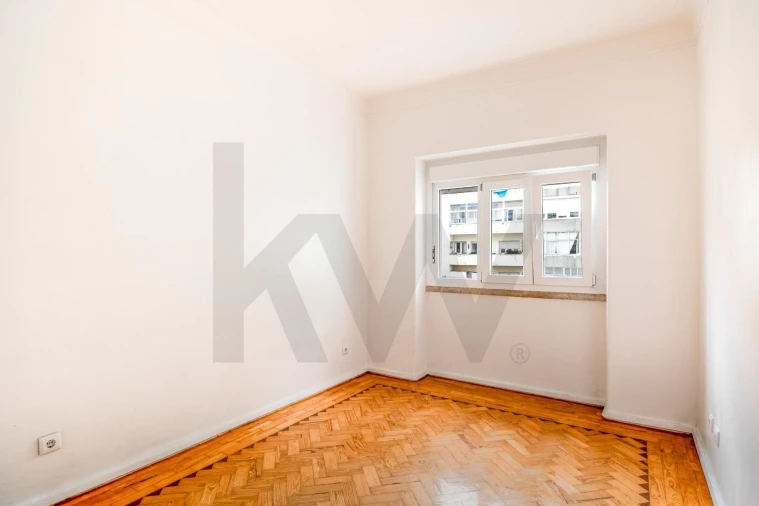 Apartamento T2 para Arrendamento em Campo de Ourique Foto 15