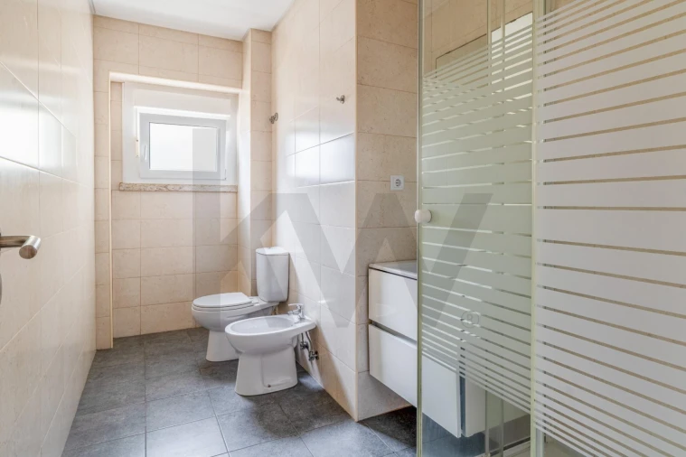Apartamento T2 para Arrendamento em Campo de Ourique Foto 6