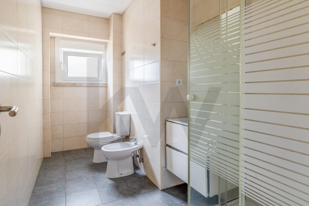 Apartamento T2 para Arrendamento em Campo de Ourique Foto 6