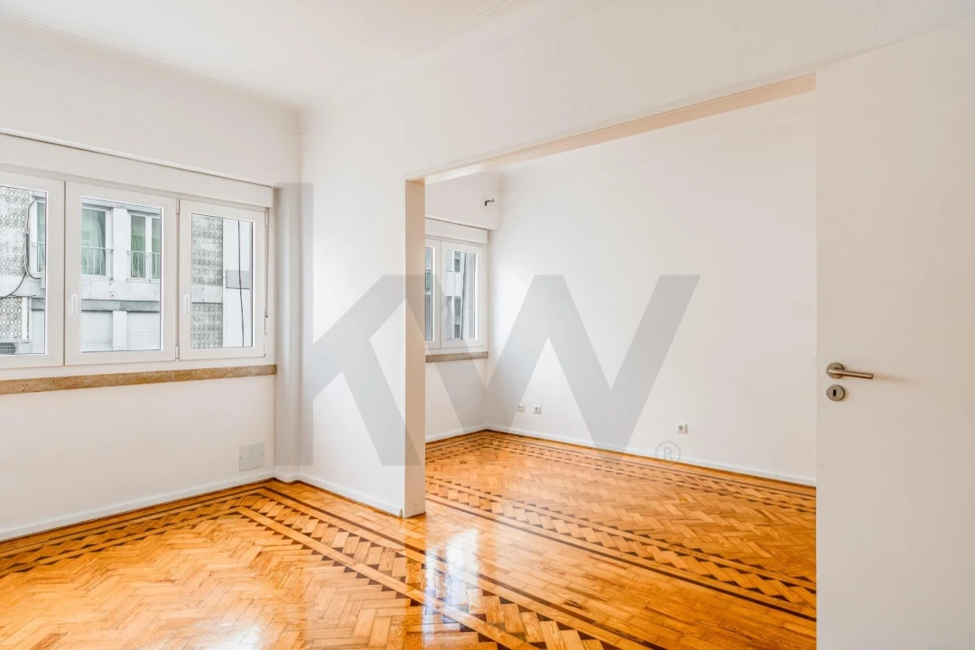 Apartamento T2 para Arrendamento em Campo de Ourique Foto 11
