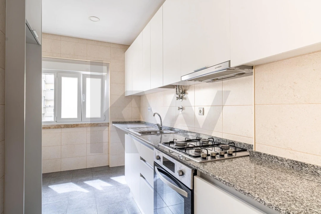 Apartamento T2 para Arrendamento em Campo de Ourique Foto 1